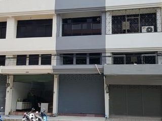 For rent 4 bedrooms townhouse in Bang Khen, Bangkok