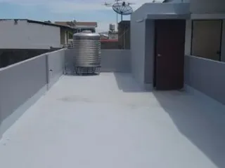 Casa adosada en alquiler de 4 habitaciones en Bang Khen, Bangkok