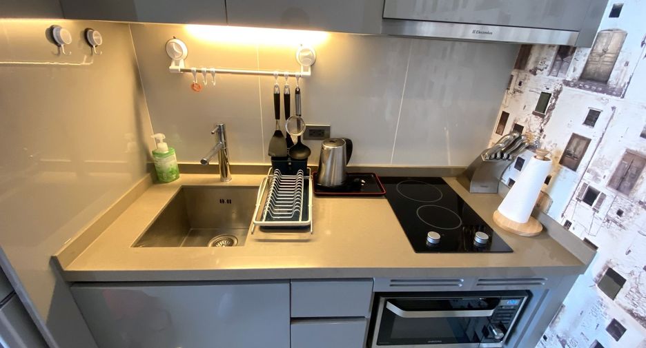 Wohnung zur Miete mit 2 Zimmer in Bang Rak, Bangkok