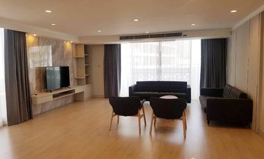 For rent 4 bedrooms condo in Khlong Toei, Bangkok