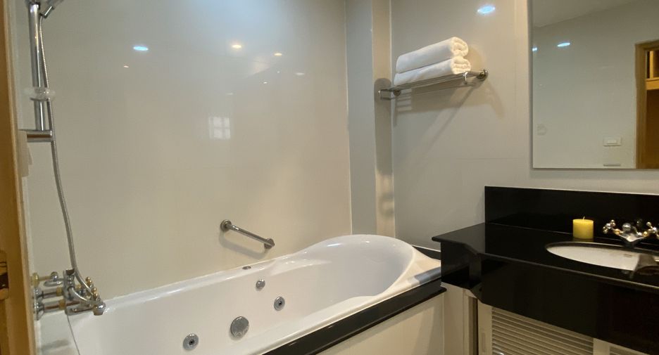 À louer 2 chambres appartement à Watthana, Bangkok