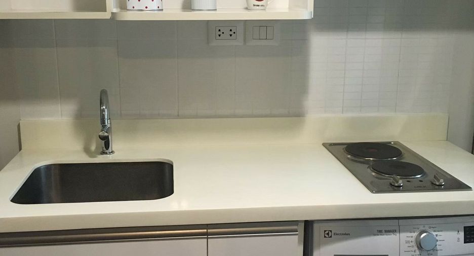 For rent 1 bed condo in Khlong Toei, Bangkok