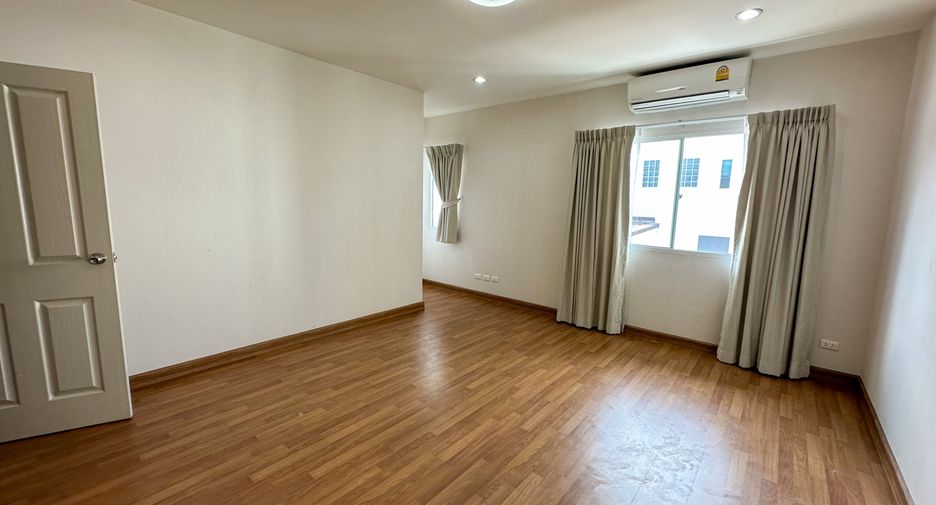 Casa adosada en alquiler de 3 habitaciones en Lak Si, Bangkok