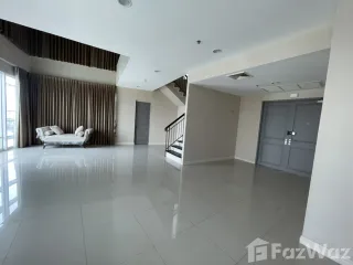 For rent 4 bedrooms condo in Pathum Wan, Bangkok