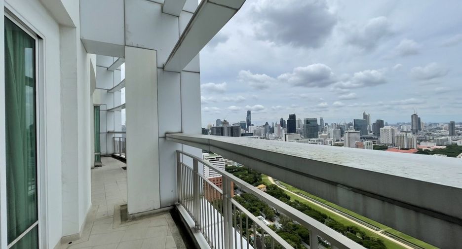 Wohnung zur Miete mit 4 Zimmer in Pathum Wan, Bangkok