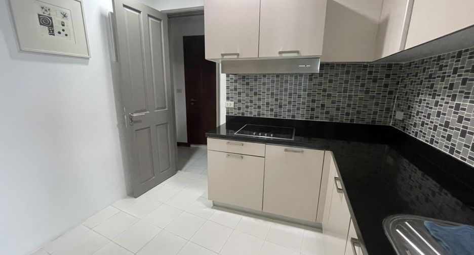 Wohnung zur Miete mit 4 Zimmer in Pathum Wan, Bangkok