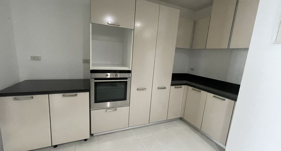 Wohnung zur Miete mit 4 Zimmer in Pathum Wan, Bangkok