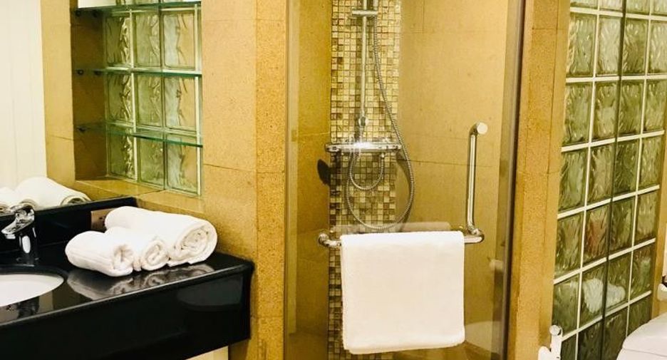 For rent 3 bedrooms condo in Watthana, Bangkok