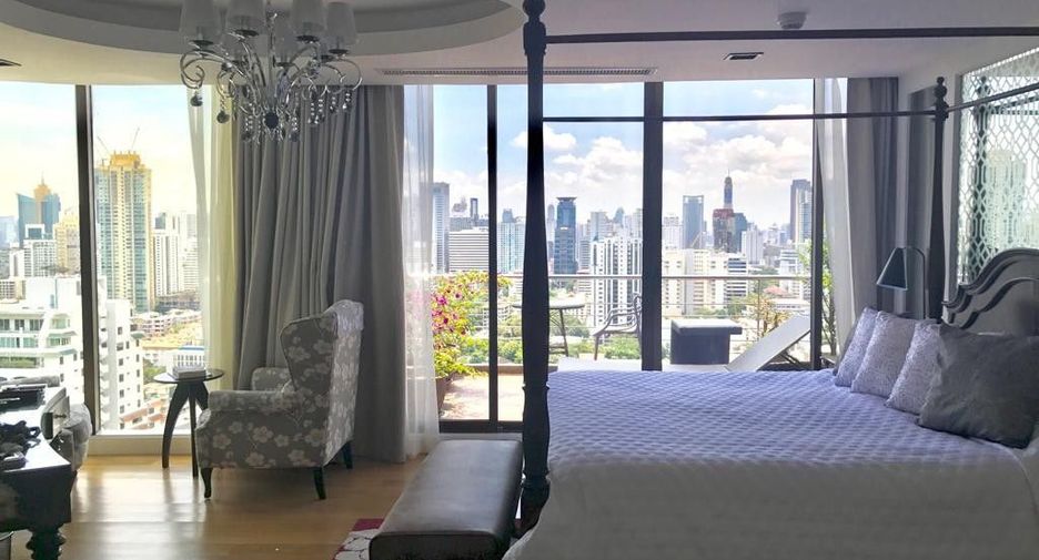 For rent 3 bedrooms condo in Watthana, Bangkok