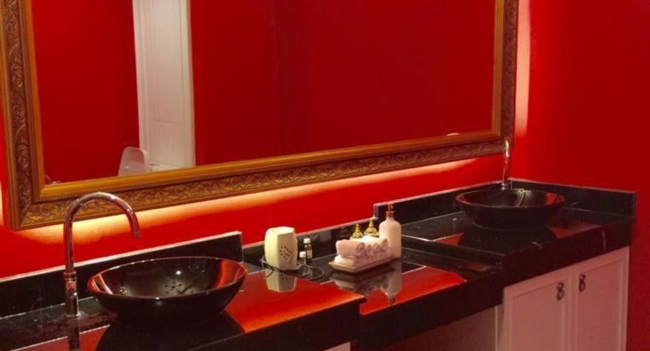 For rent 3 bedrooms condo in Watthana, Bangkok