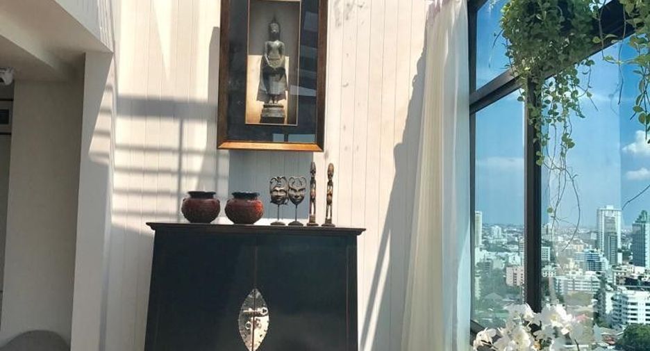 For rent 3 bedrooms condo in Watthana, Bangkok