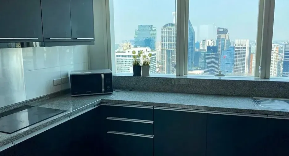 Wohnung zur Miete mit 3 Zimmer in Khlong Toei, Bangkok