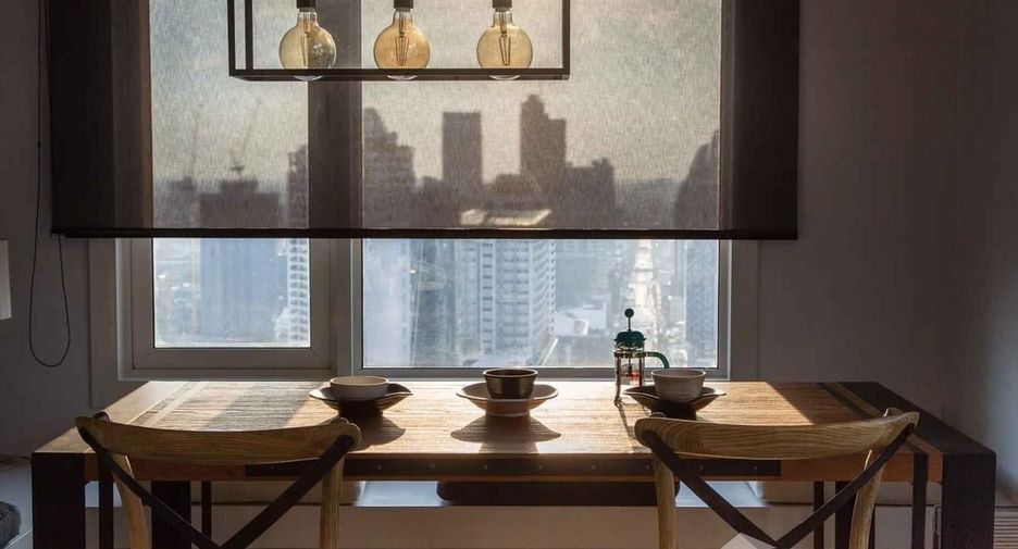 For rent 3 bedrooms condo in Pathum Wan, Bangkok