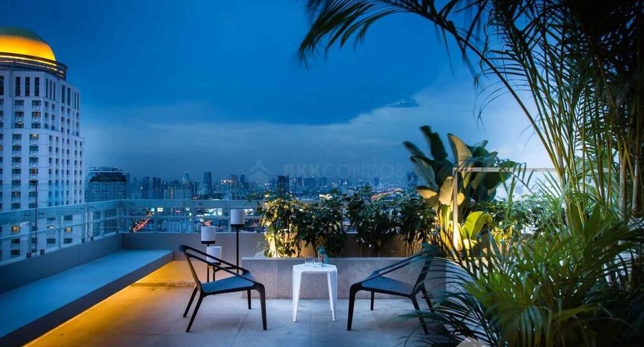 For rent 3 bedrooms condo in Pathum Wan, Bangkok