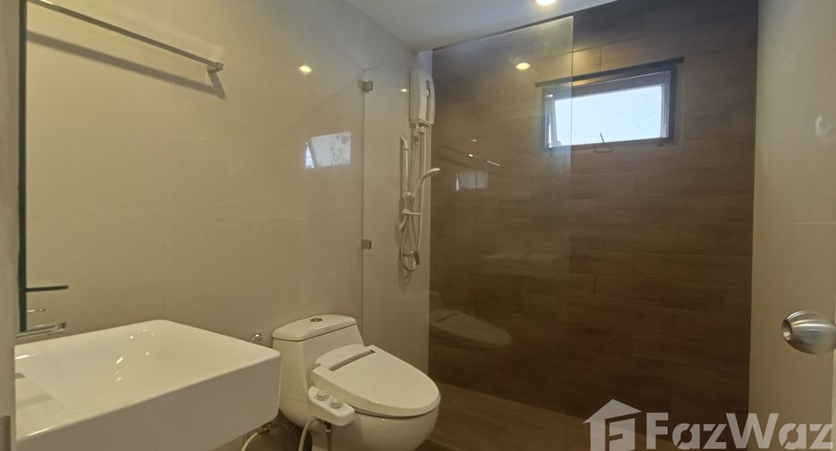 For rent 3 bedrooms apartment in Watthana, Bangkok