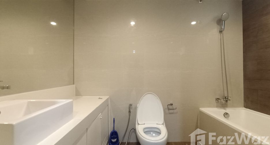 For rent 3 bedrooms apartment in Watthana, Bangkok