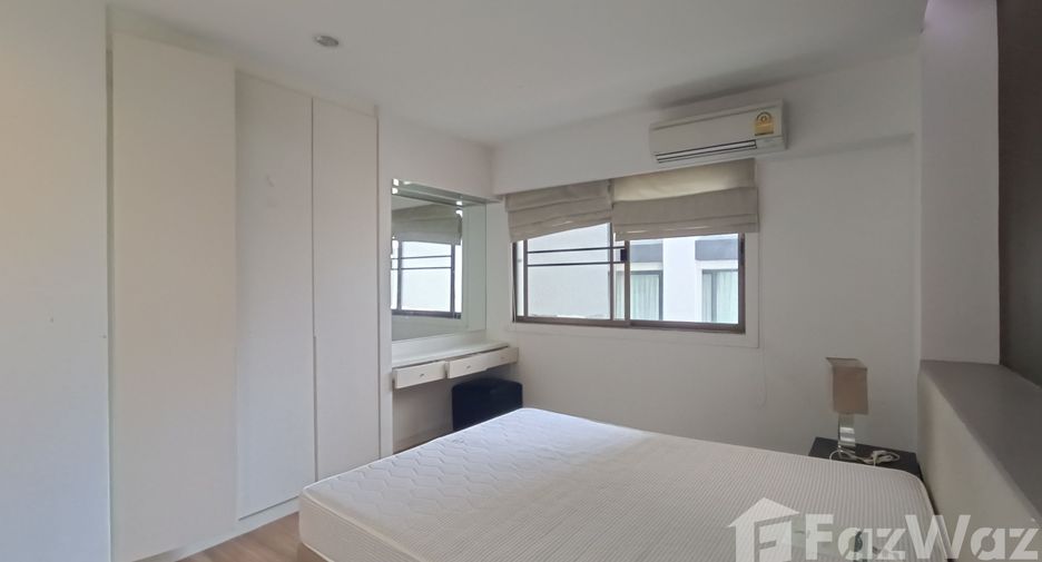 For rent 3 bedrooms apartment in Watthana, Bangkok