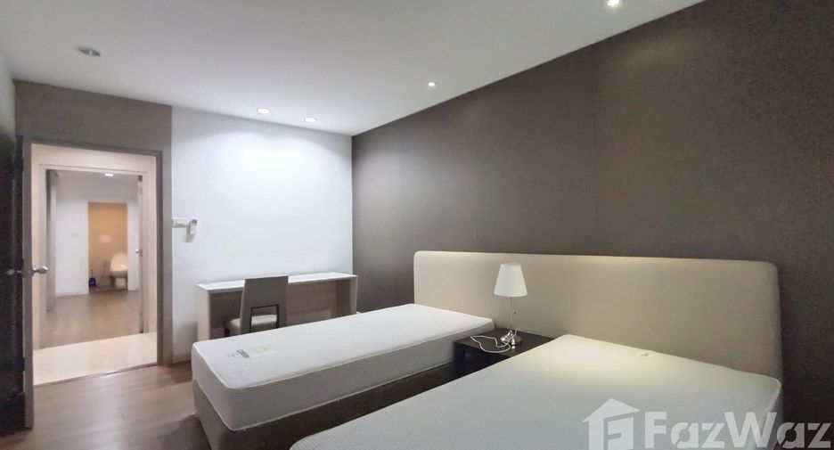 For rent 3 bedrooms apartment in Watthana, Bangkok