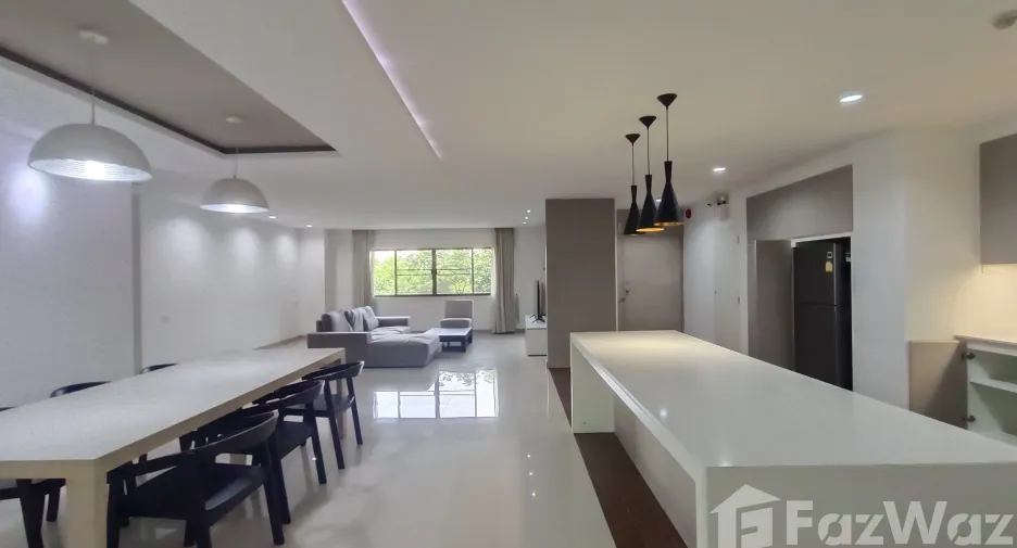 For rent 3 bedrooms apartment in Watthana, Bangkok
