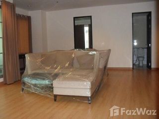 Аренда 3 спальни кондо в Ратчатхещи, Бангкок