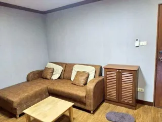 Wohnung zur Miete mit Studio in Watthana, Bangkok