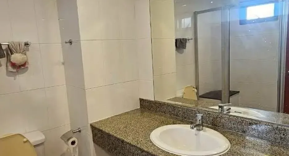 Wohnung zur Miete mit Studio in Watthana, Bangkok