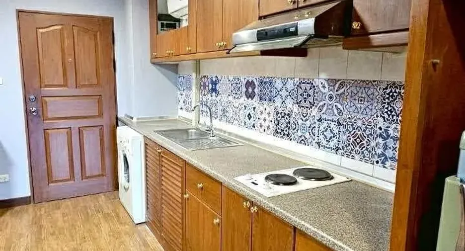 Wohnung zur Miete mit Studio in Watthana, Bangkok