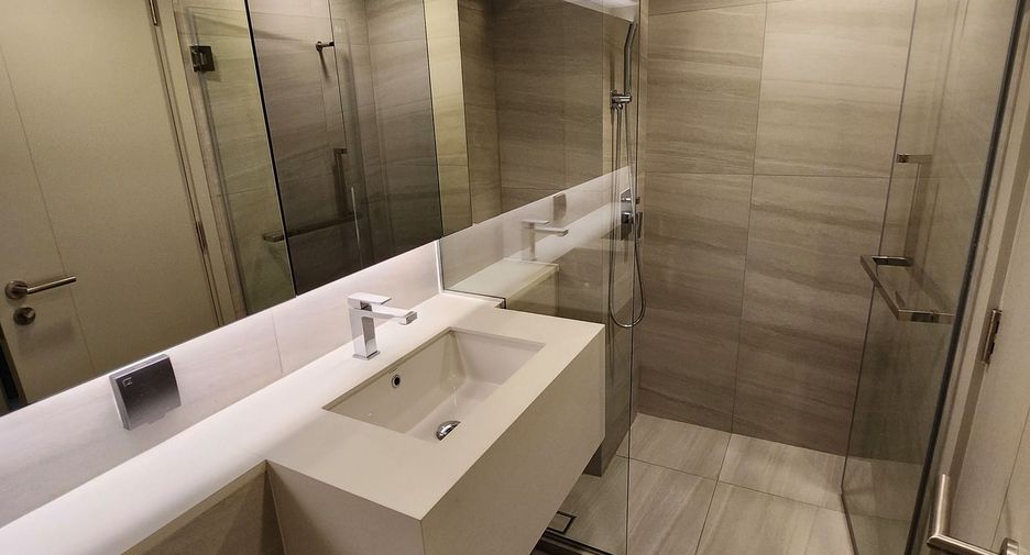 For rent 1 bed condo in Bang Rak, Bangkok