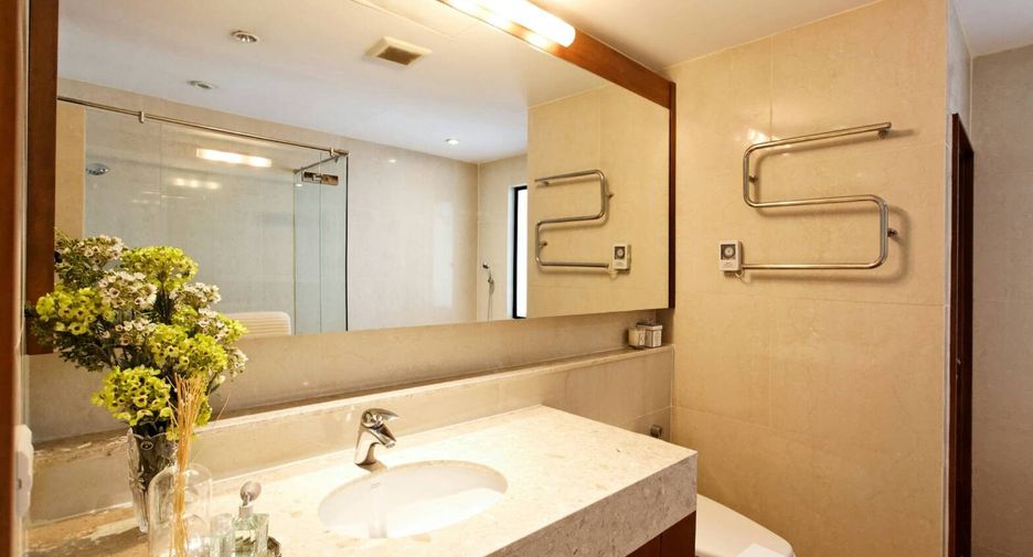 Wohnung zur Miete mit 3 Zimmer in Khlong Toei, Bangkok
