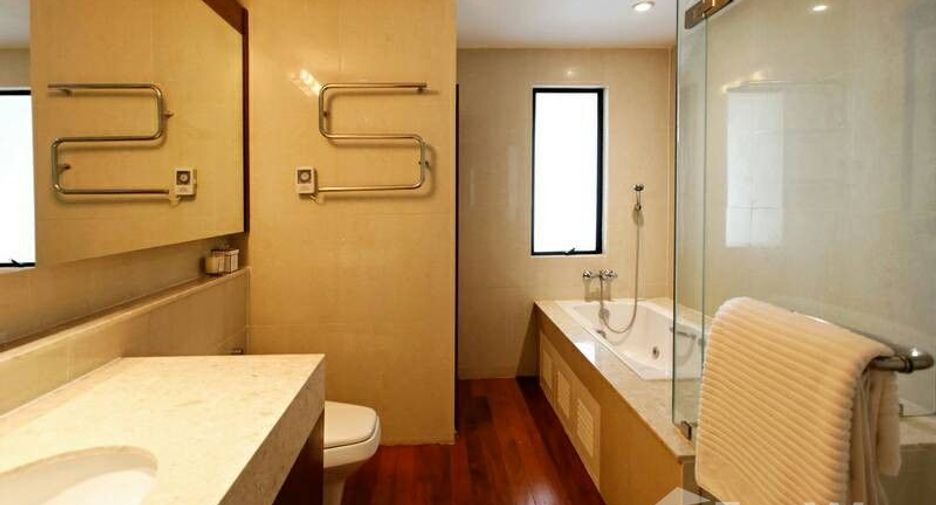 Wohnung zur Miete mit 3 Zimmer in Khlong Toei, Bangkok