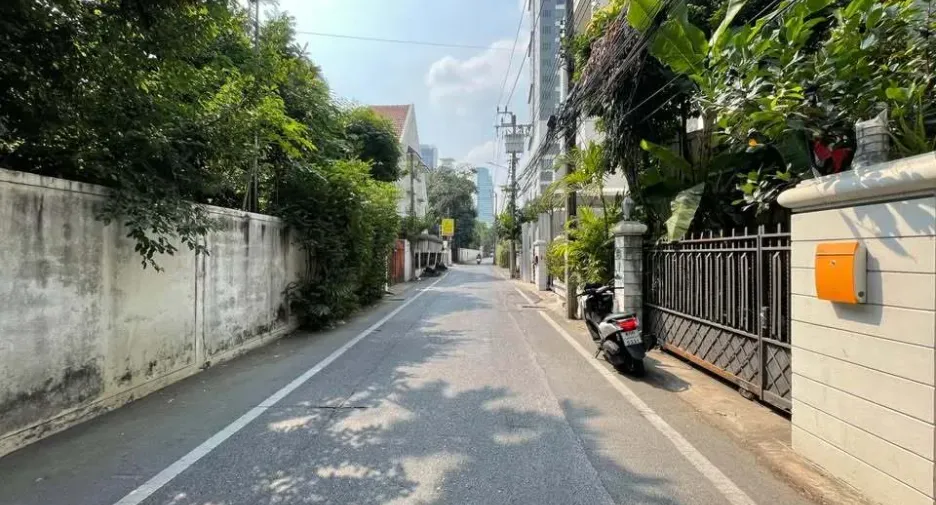 For rent 4 ベッドルーム townhouse in Watthana, Bangkok