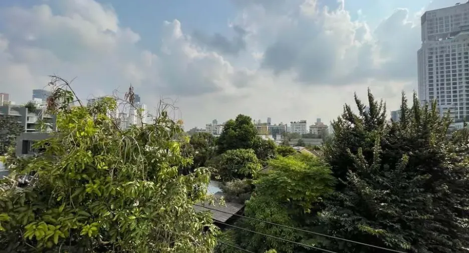 For rent 4 ベッドルーム townhouse in Watthana, Bangkok