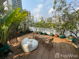 Casa adosada en alquiler de 4 habitaciones en Watthana, Bangkok