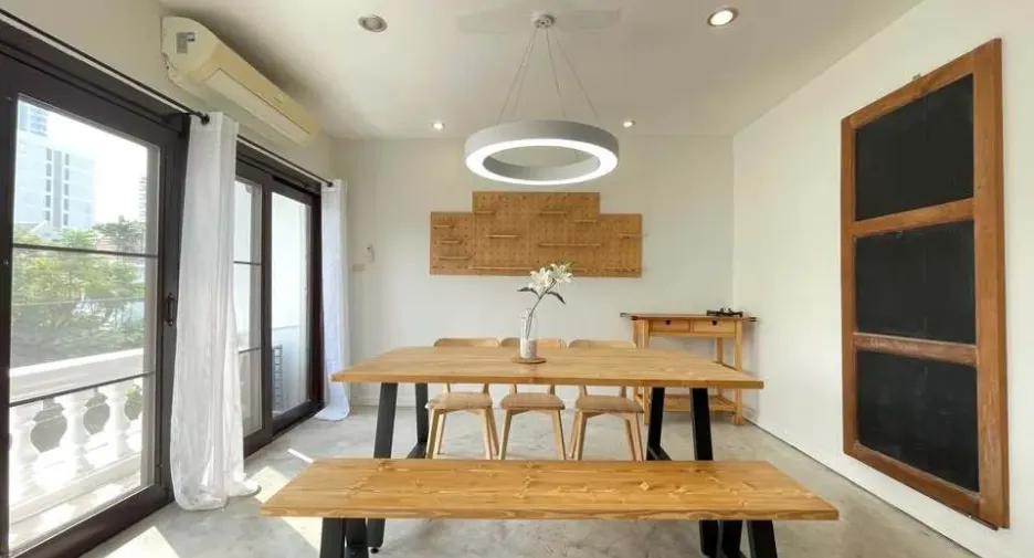 For rent 4 ベッドルーム townhouse in Watthana, Bangkok