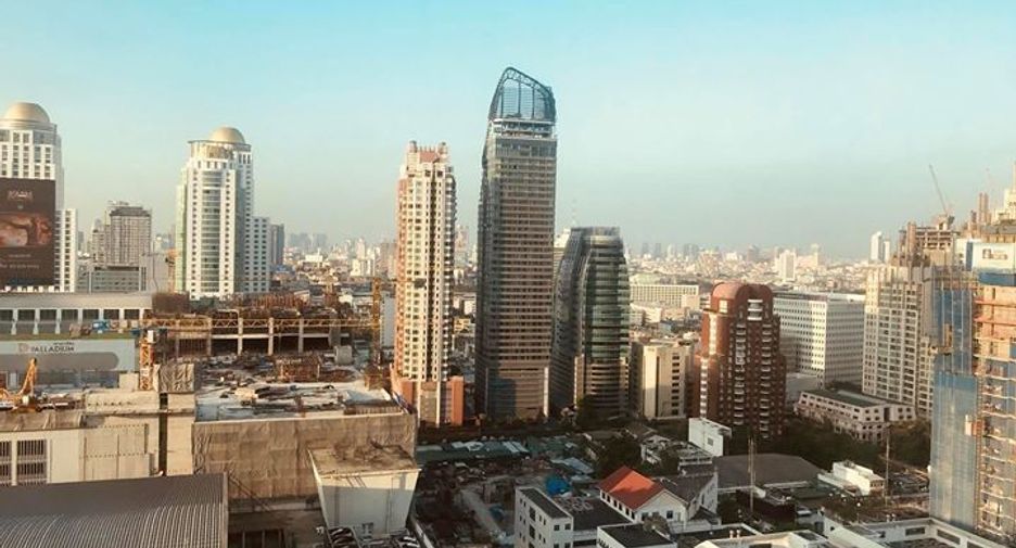 For rent 2 bedrooms condo in Pathum Wan, Bangkok