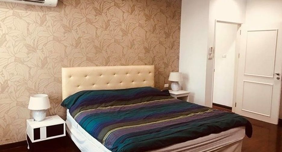 For rent 2 bedrooms condo in Pathum Wan, Bangkok