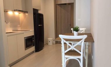 Wohnung zur Miete mit 1 Zimmer in Pathum Wan, Bangkok