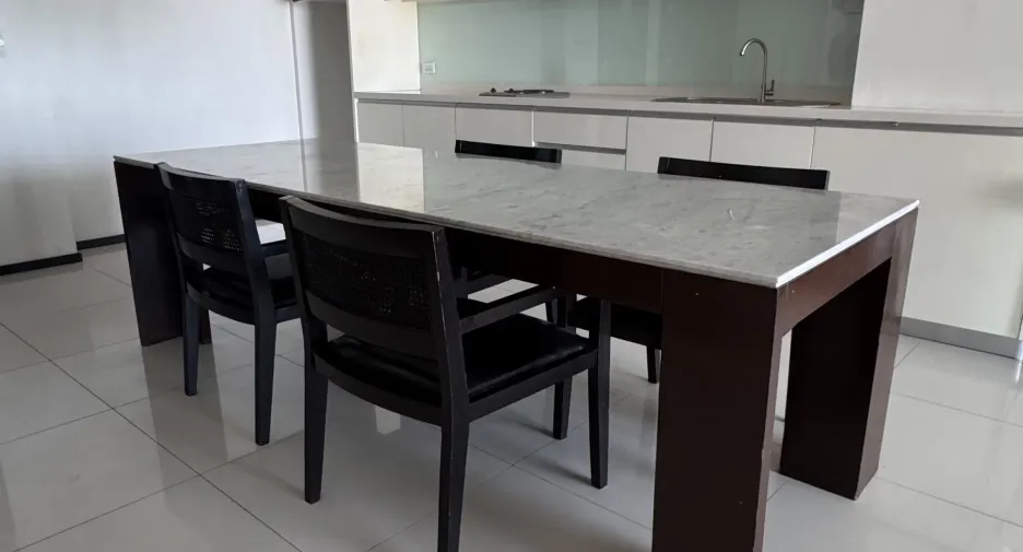 Condo en alquiler de 2 habitaciones en Sathon, Bangkok