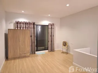 For rent 3 bedrooms townhouse in Bang Khen, Bangkok