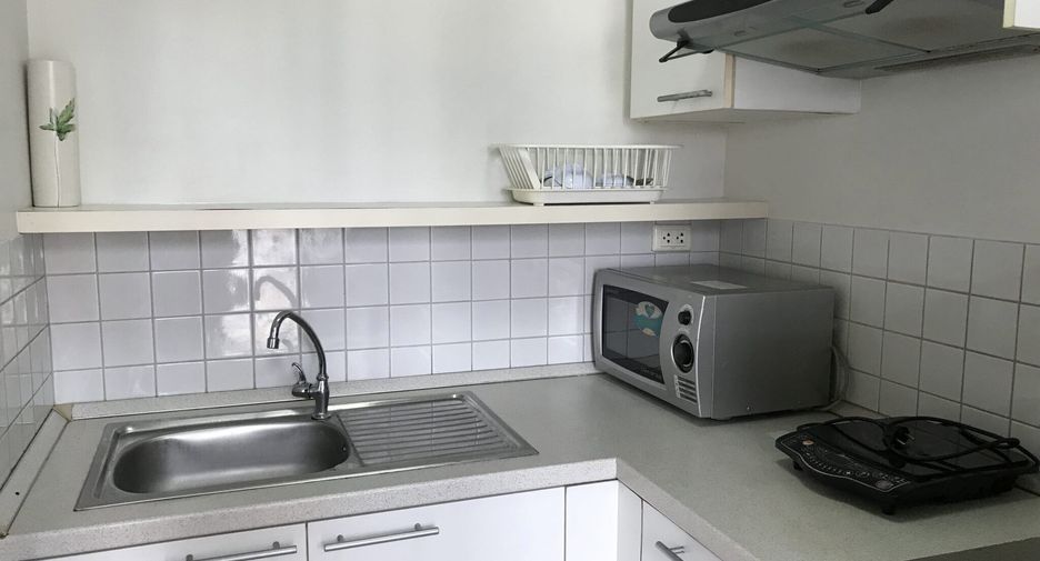 For rent studio condo in Khlong Toei, Bangkok