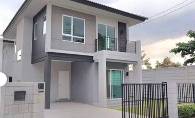 Haus zur Miete mit 3 Zimmer in Thung Khru, Bangkok