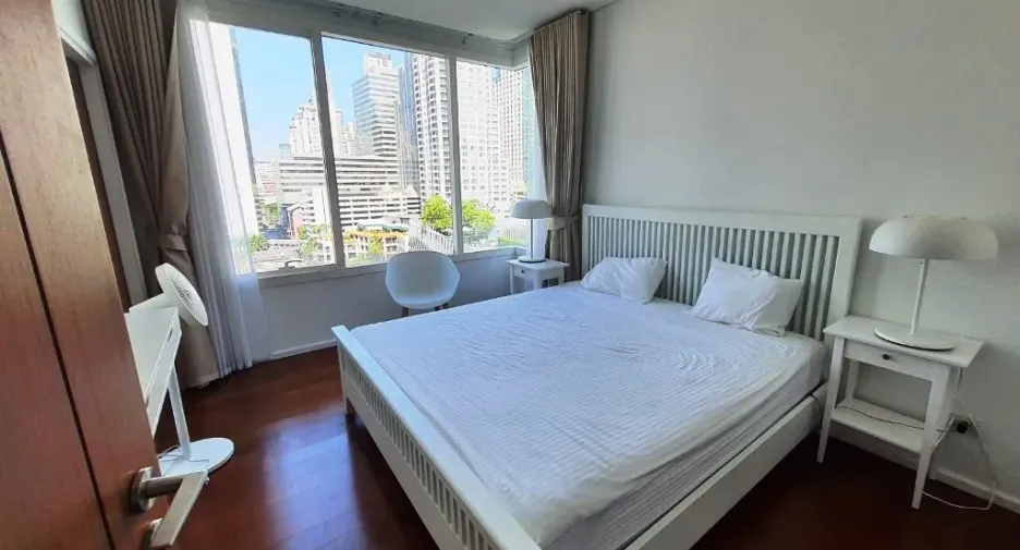 For rent 2 bedrooms condo in Watthana, Bangkok