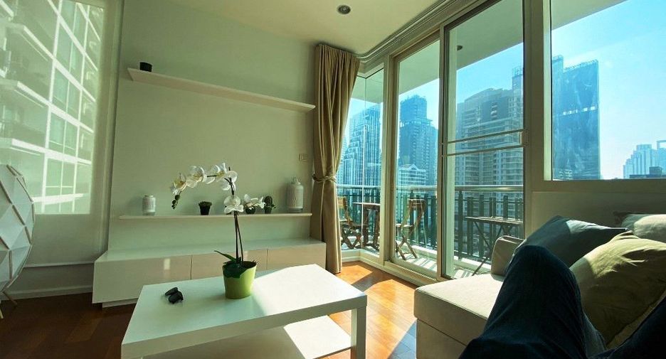 For rent 2 bedrooms condo in Watthana, Bangkok