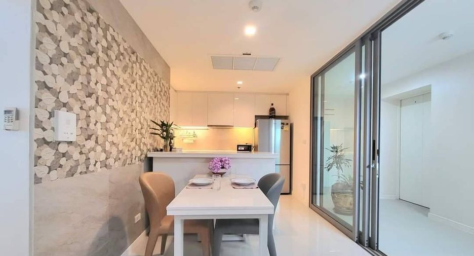 Condo en alquiler de 2 habitaciones en Yan Nawa, Bangkok