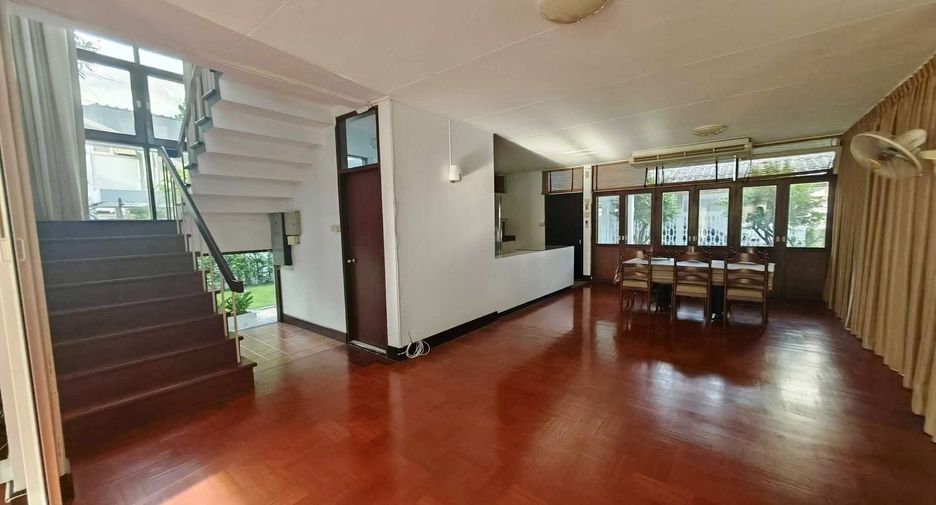 Haus zur Miete mit 5 Zimmer in Ratchathewi, Bangkok