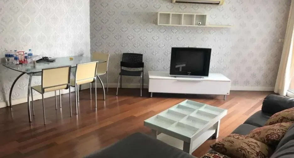 For rent 2 bedrooms condo in Yan Nawa, Bangkok