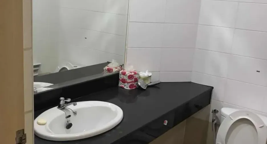 For rent 2 bedrooms condo in Yan Nawa, Bangkok