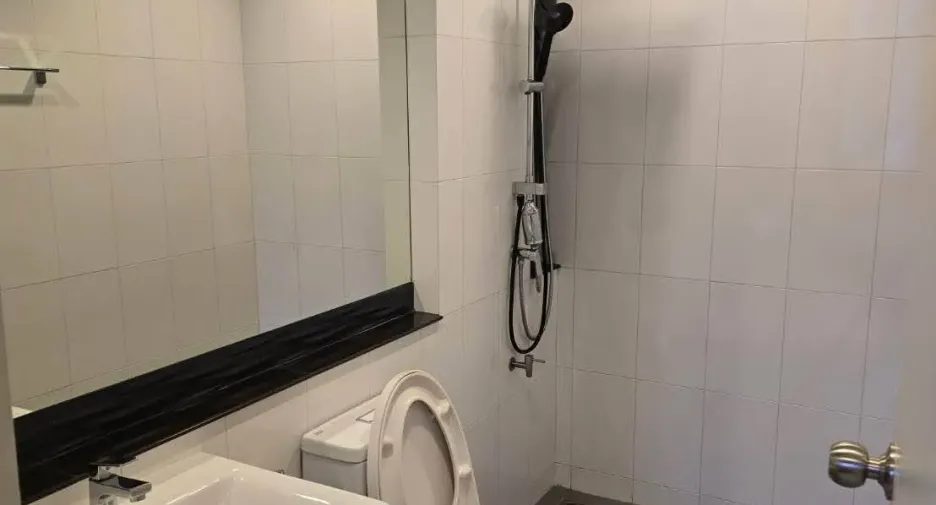 For rent 4 bedrooms townhouse in Prawet, Bangkok