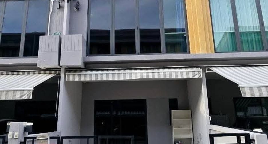Reihenhaus zur Miete mit 4 Zimmer in Prawet, Bangkok