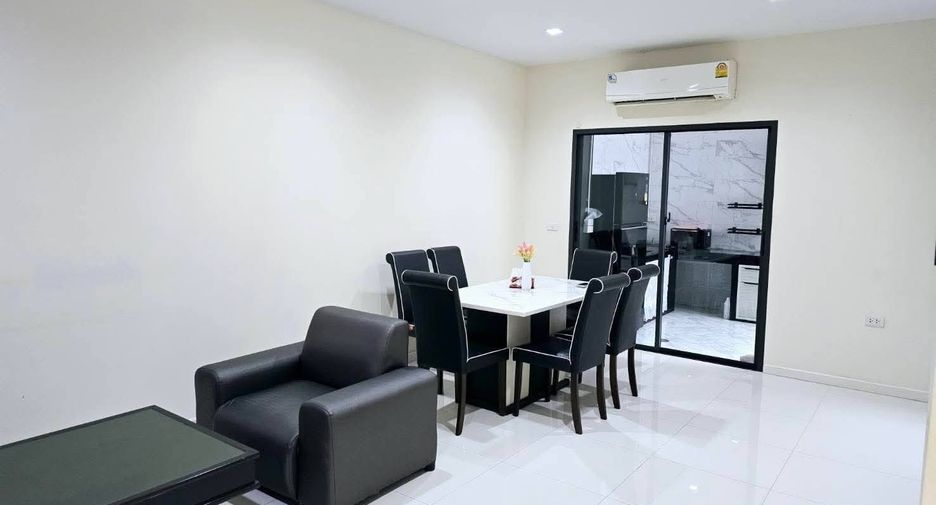 For rent 4 bedrooms townhouse in Prawet, Bangkok